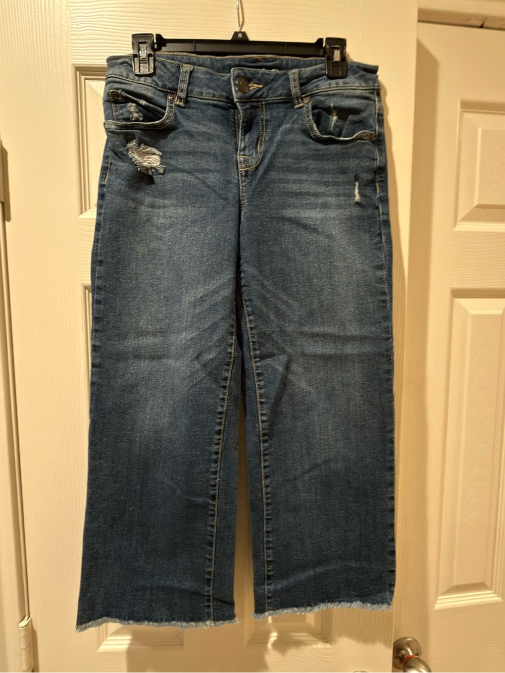 Women’s Distressed Blue Wide-Leg Jeans